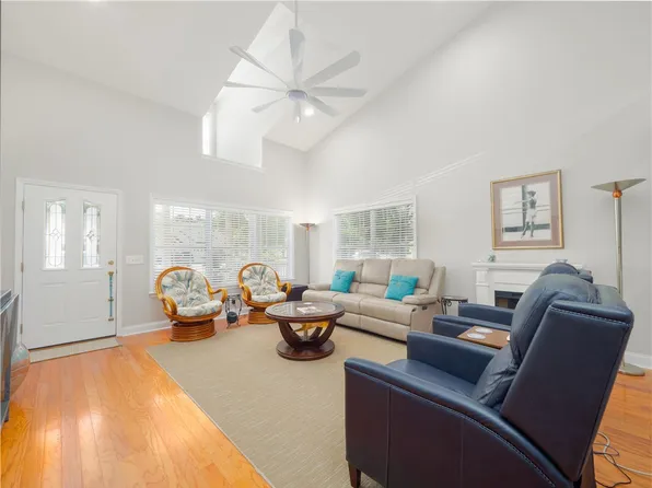 130 Peppertree Crossing Ave, Brunswick, GA 31525