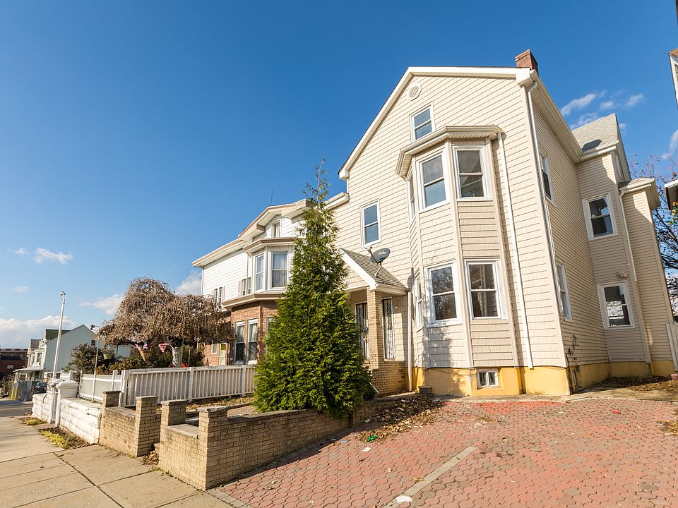 2nd image of 147-149 Fair St