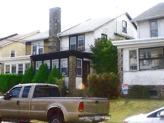 3rd image of 932 Serrill Ave