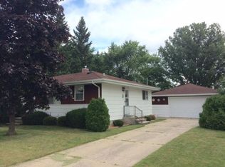 3625 Glenwood St, Two Rivers, WI 54241
