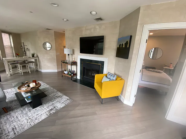 75 Clarendon St #401 — Photo 7
