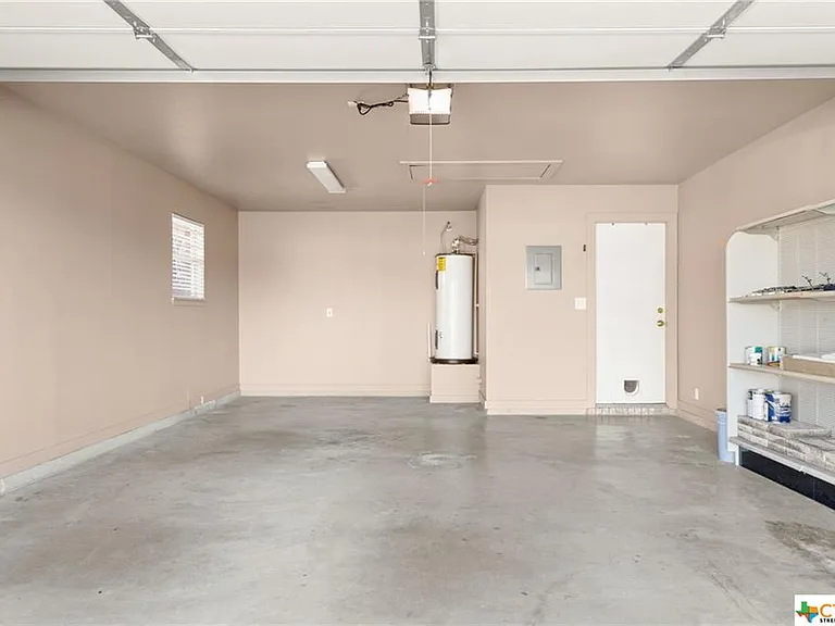 1623 Anna Lee — Photo 24