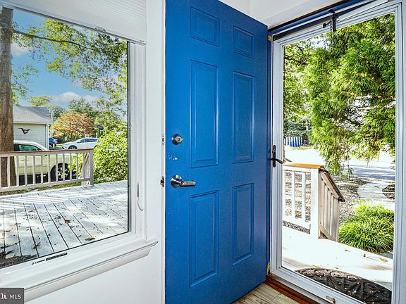 5th image of 511 Conifer Dr