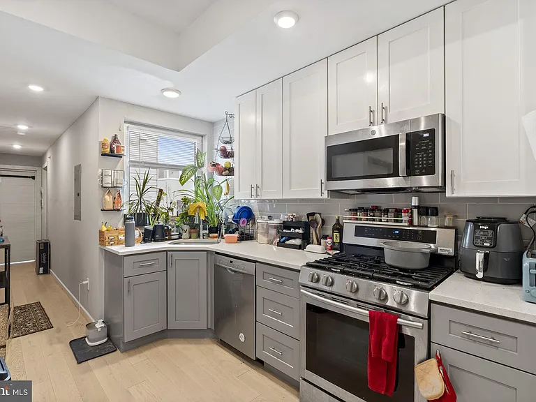 2110 W Master St #C — Photo 3