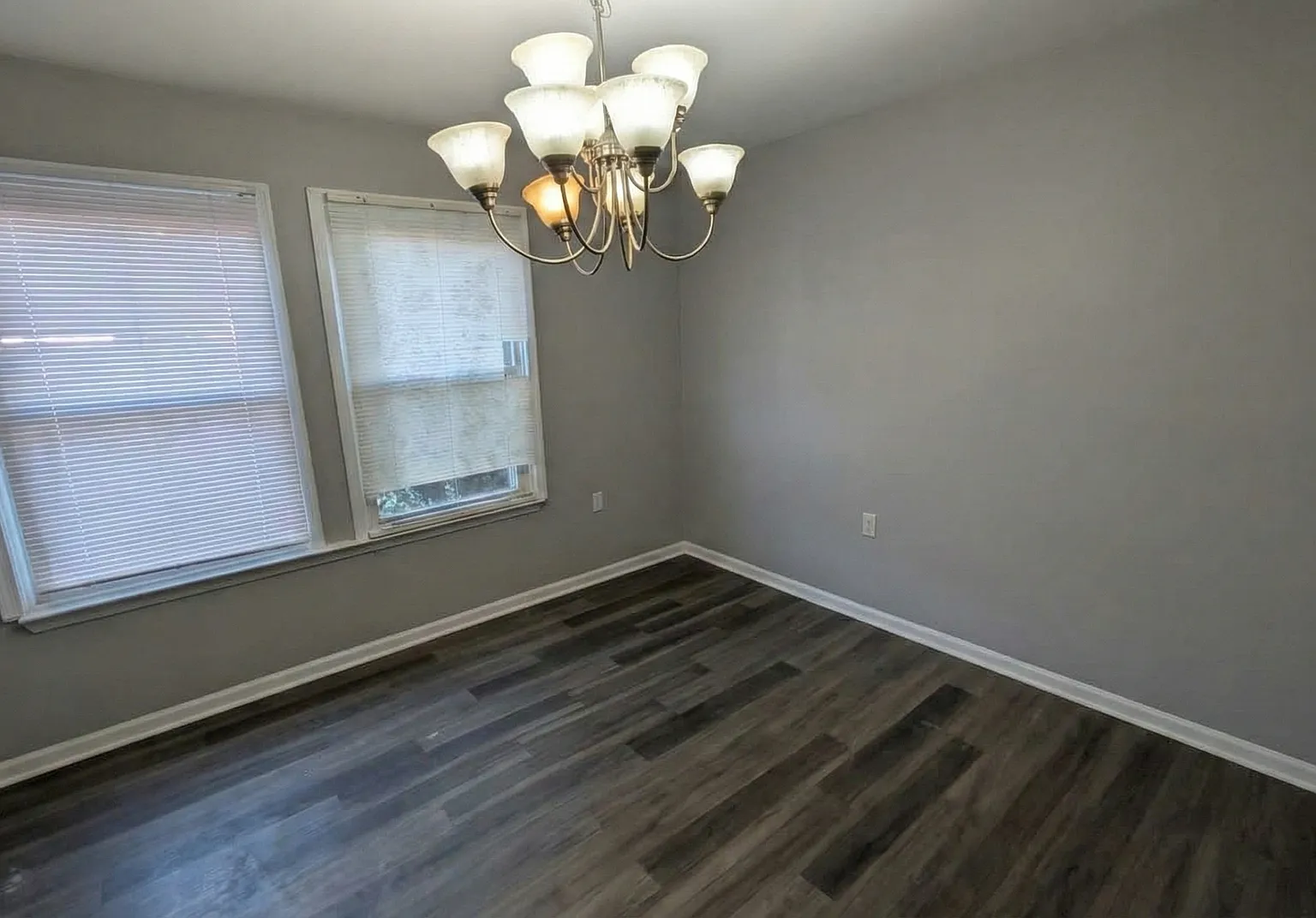 1732 Chesaco Ave — Photo 2