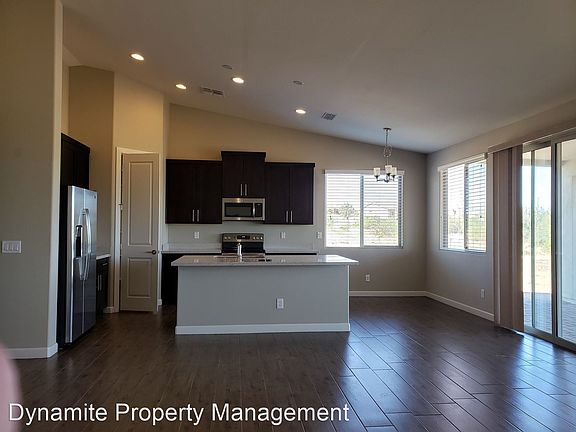3rd image of 16640 E Desert Vista Trl