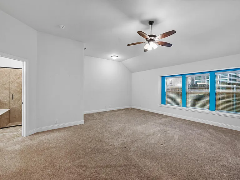 905 Foxtail Dr — Photo 7