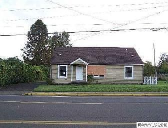 2nd image of 2110 Queen Ave SE