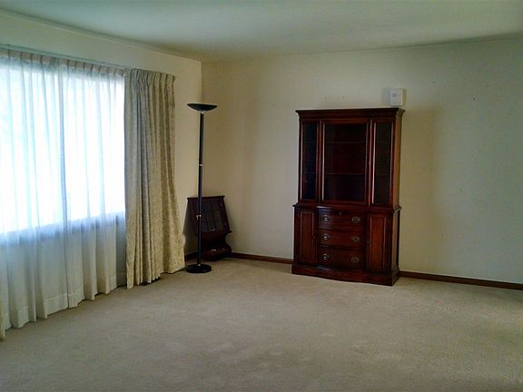 3rd image of 618 S 12th St