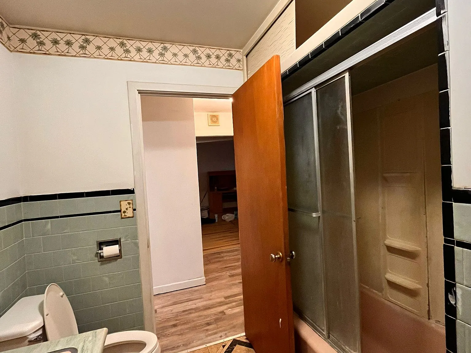 2 bed, 1024 sqft, $900 — Photo 2