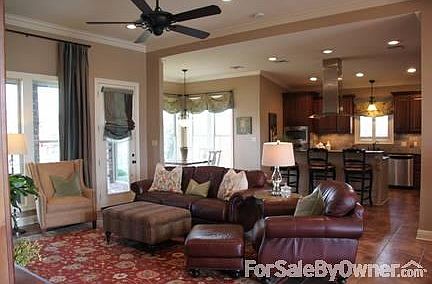 3rd image of 1009 Woodview Dr