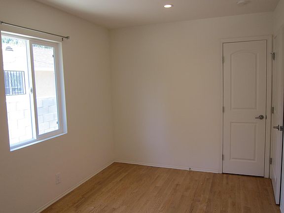 4th image of 1470 Silver Lake Blvd