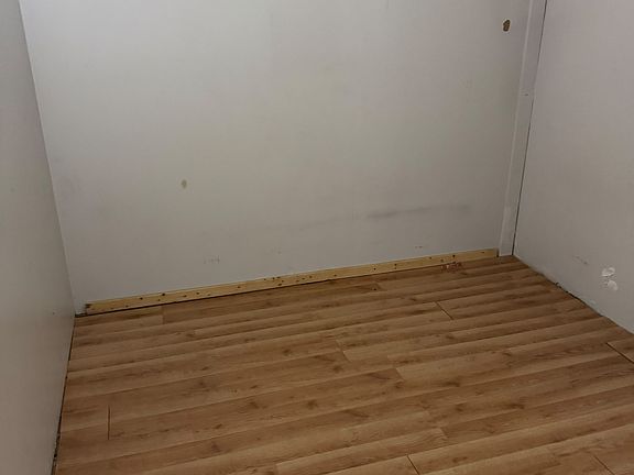 5th image of 426 E Broadway St #1