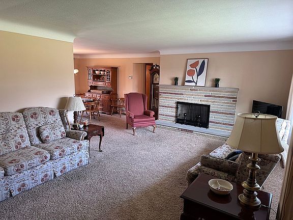 3rd image of 8838 Falls Ln