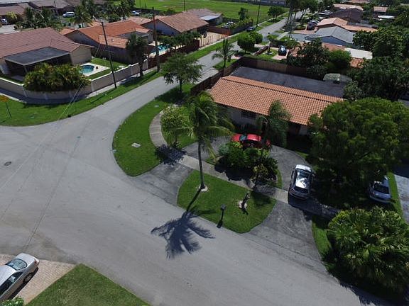 2nd image of 612 SW 102nd Ave