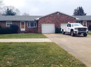 3180 Oaklynn St NW, Uniontown, OH 44685