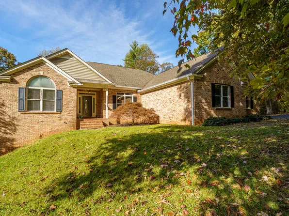 89 Parks Mountain Rd, Ellijay, GA 30540