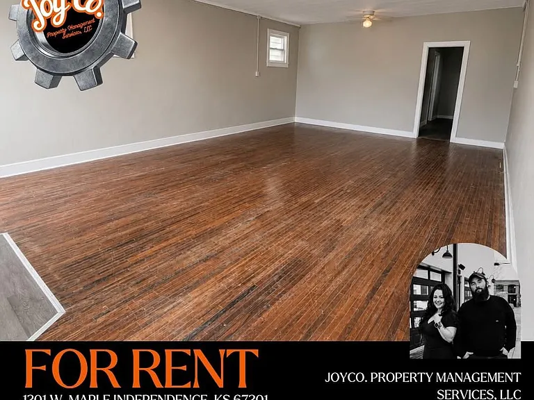 Large master bedroom, or office, daycare space, whatever you can think of to us it for!