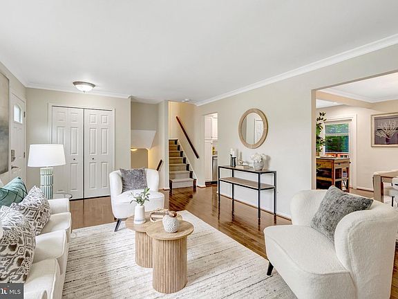 2nd image of 8304 Lindside Way