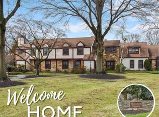 48 Cheshire Sq, Little Silver, NJ 07739