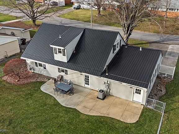 2nd image of 54 Pembroke Blvd
