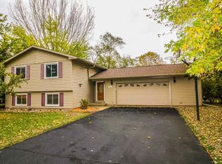 2000 Easlan Dr, Plover, WI 54467