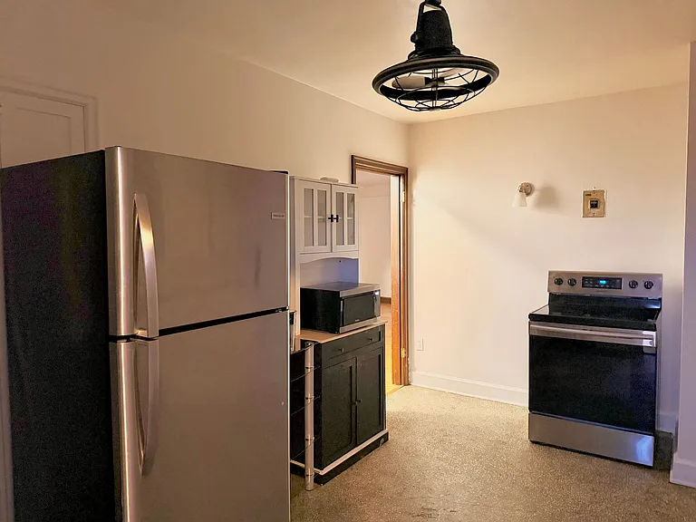 Kelly Arms Apartments — Photo 13