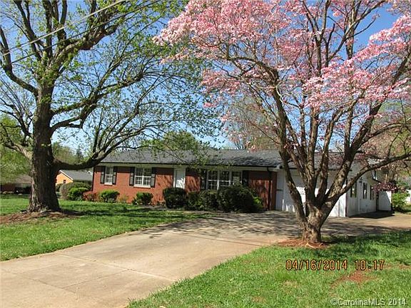 3rd image of 1125 Fulton Dr
