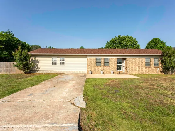 330 Camie Dr, Walnut Ridge, AR 72476