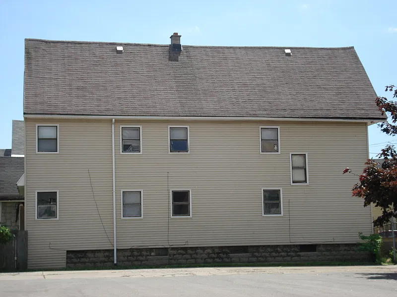 4 bed, 1200 sqft, $1,290 — Photo 2