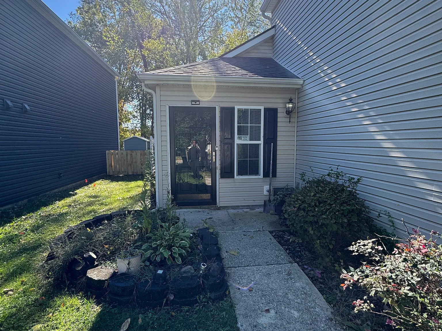 3 bed, 2.5 bath, 1354 sqft, $1,650 — Photo 2