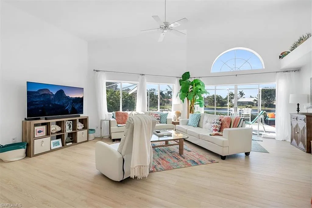 3 bed, 2.5 bath, 1626 sqft, $9,250 — Photo 4