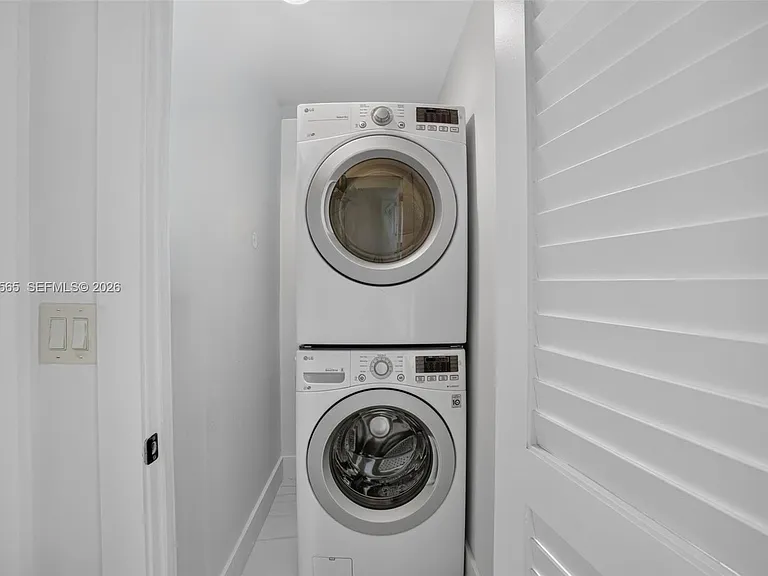 6039 Collins Ave #1624 — Photo 15