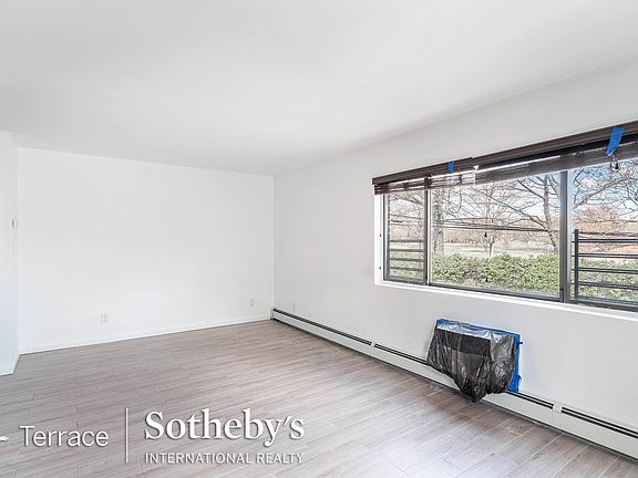 4th image of 129-12 Kew Gardens Rd #2