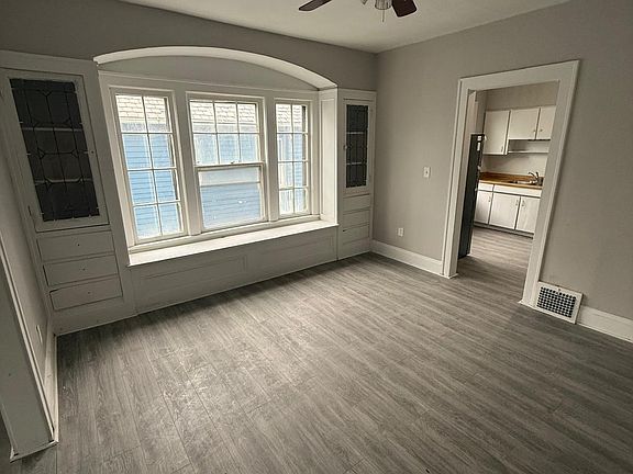 3rd image of 11917 Parkhill Ave #2