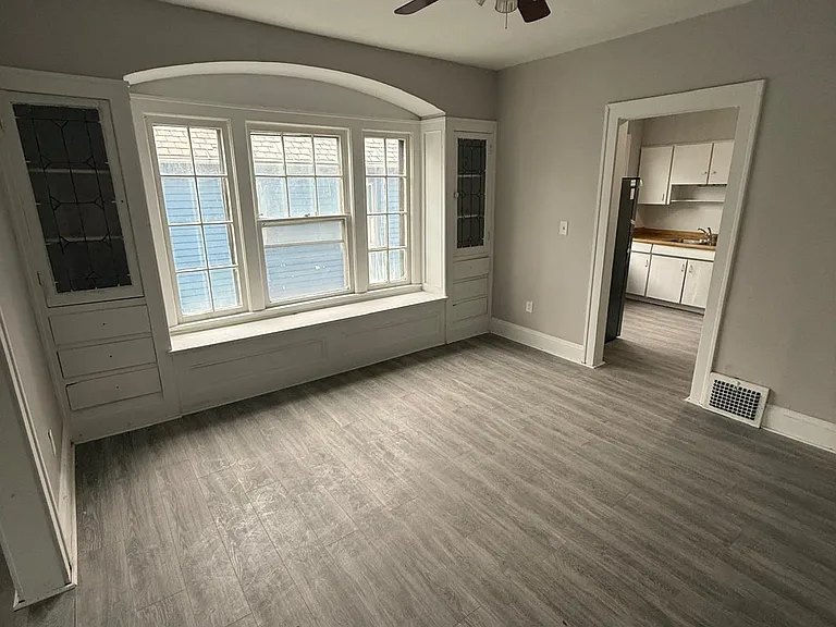 11917 Parkhill Ave #2 — Photo 3
