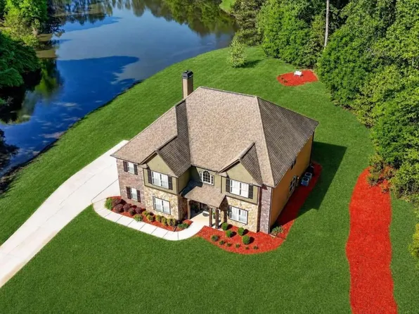3 Westwood Lake Dr, Newnan, GA 30263