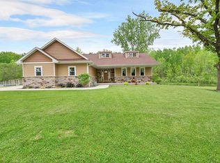 N6871 Moore Rd, Seymour, WI 54165