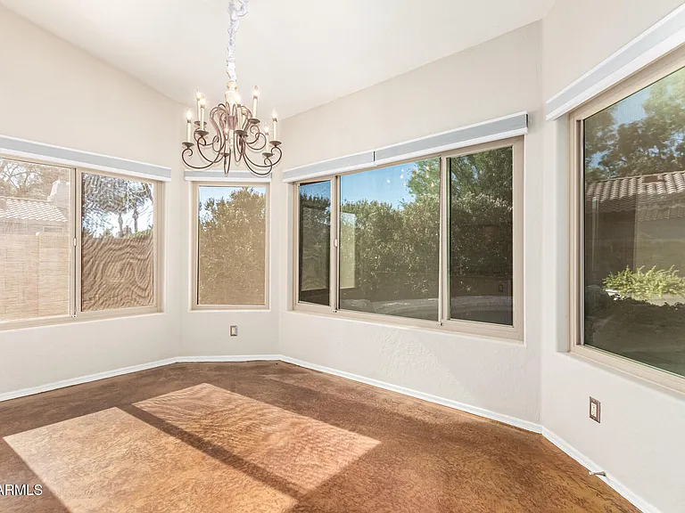 4704 E Hearn Rd — Photo 16