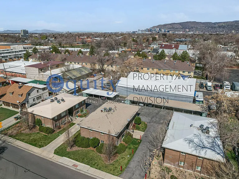 549 E Stringham Ave #B — Photo 3