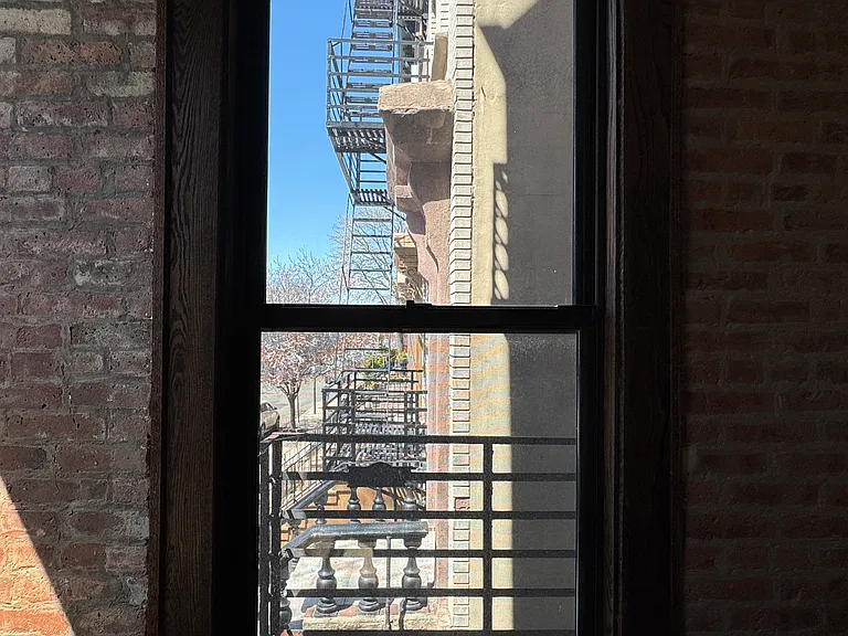 Madison Ave — Photo 19
