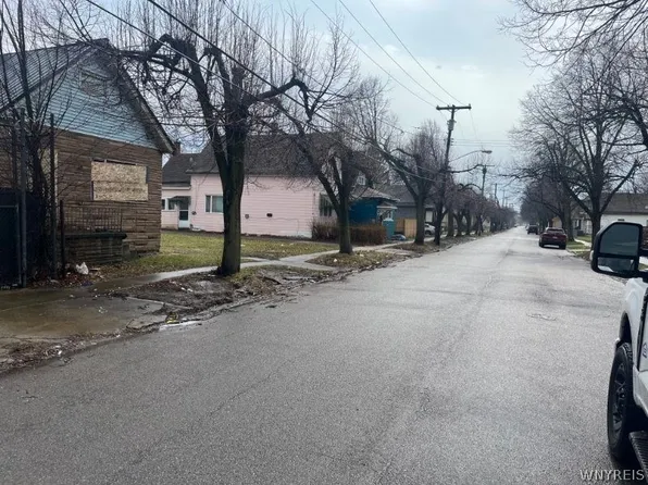 145 Strauss St, Buffalo, NY 14212