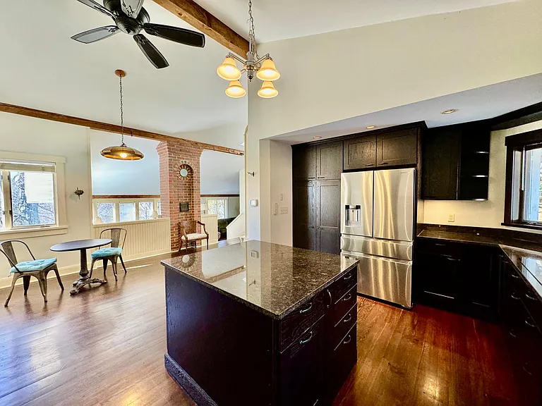 315 Bayview St — Photo 10