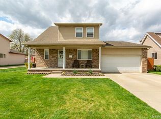 5920 Jackson St, Taylor, MI 48180