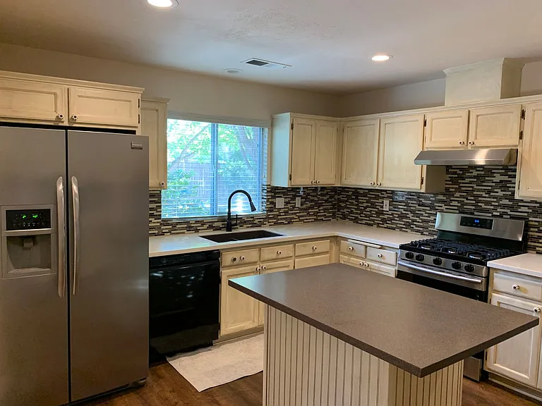 2088 Marilyn Dr — Photo 7