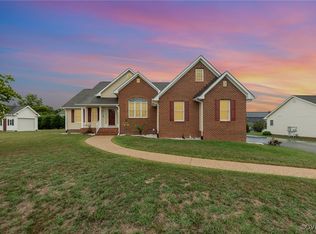 223 Meadow Ln, Bowling Green, VA 22427