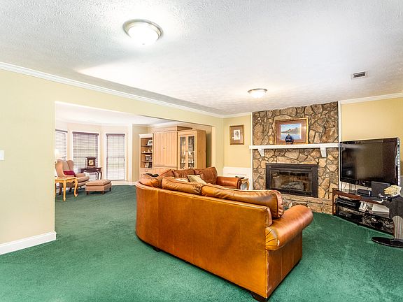 5th image of 882 Park Creek Ct