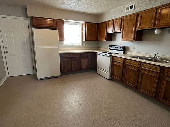 1010-1033 Eisenhower Cir #227A5DB39, Junction City, KS 66441 | Zillow