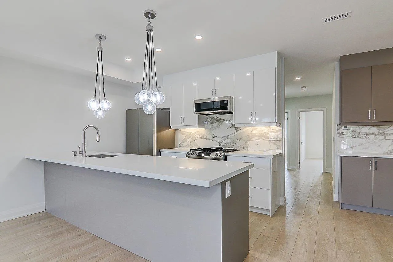 115 Livingstone Ave - Upper — Photo 2