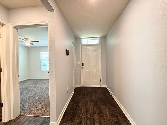 4th image of 2270 Willow Springs Dr